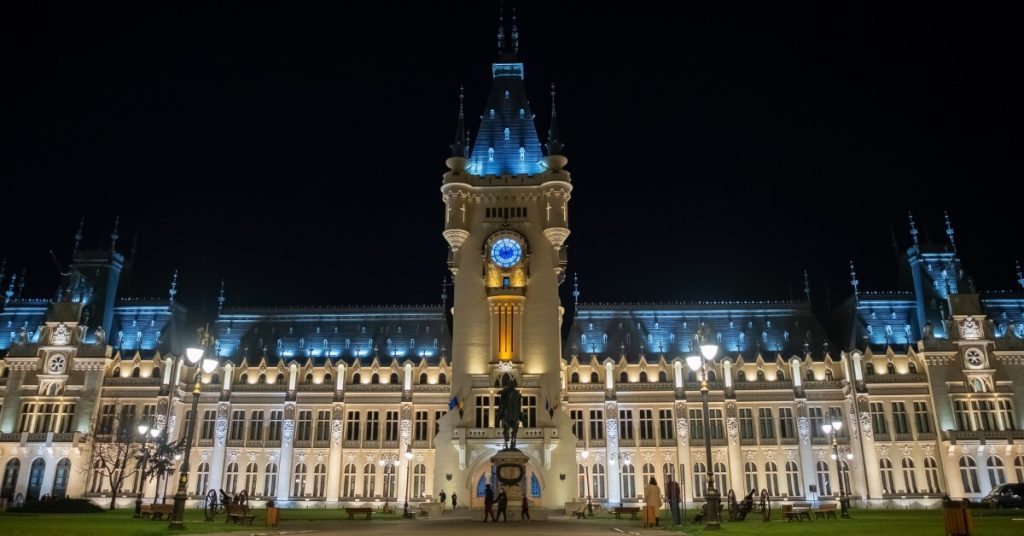 Iasi's Palace of culture at night